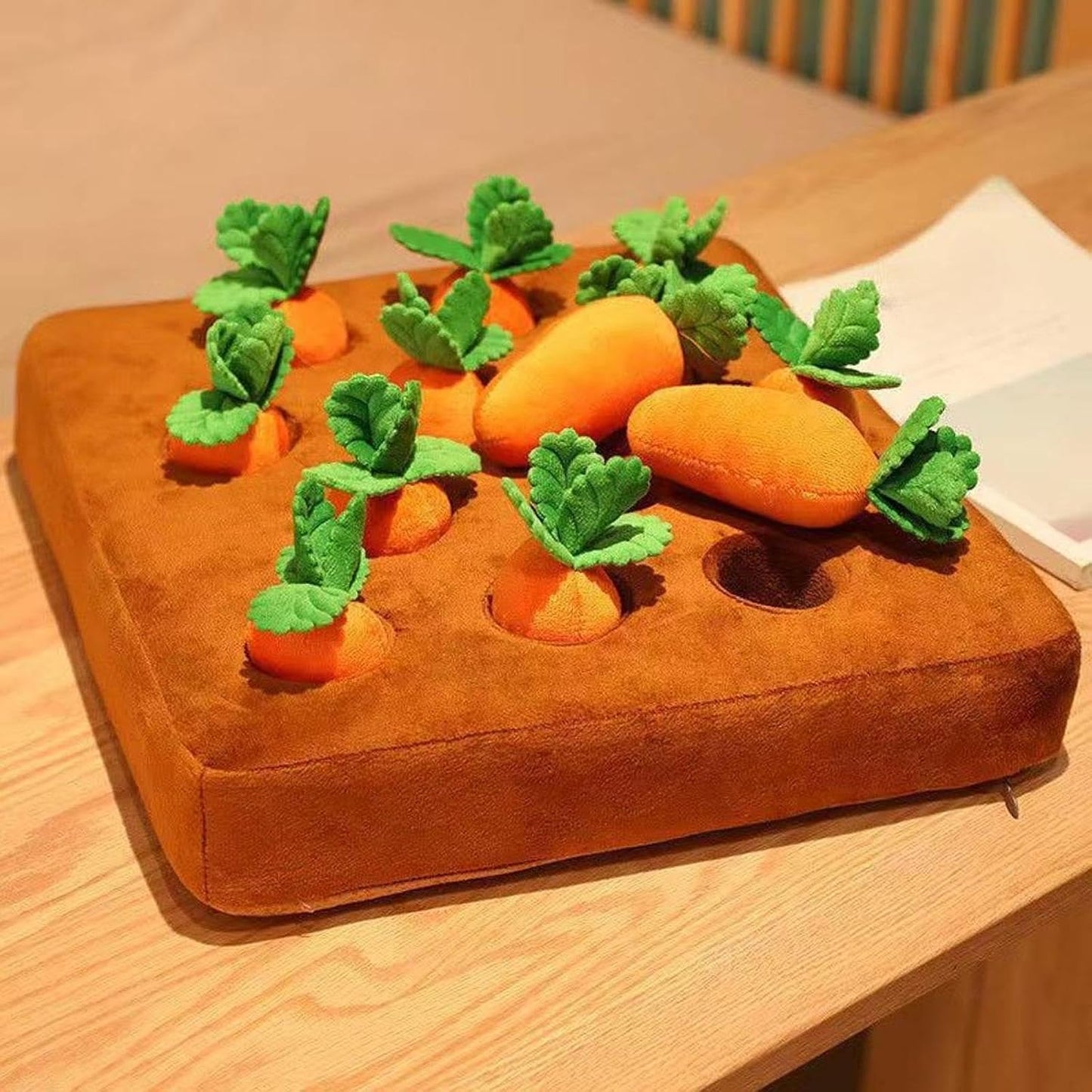 Jouet interactif en peluche pour chien Carrot Farm
